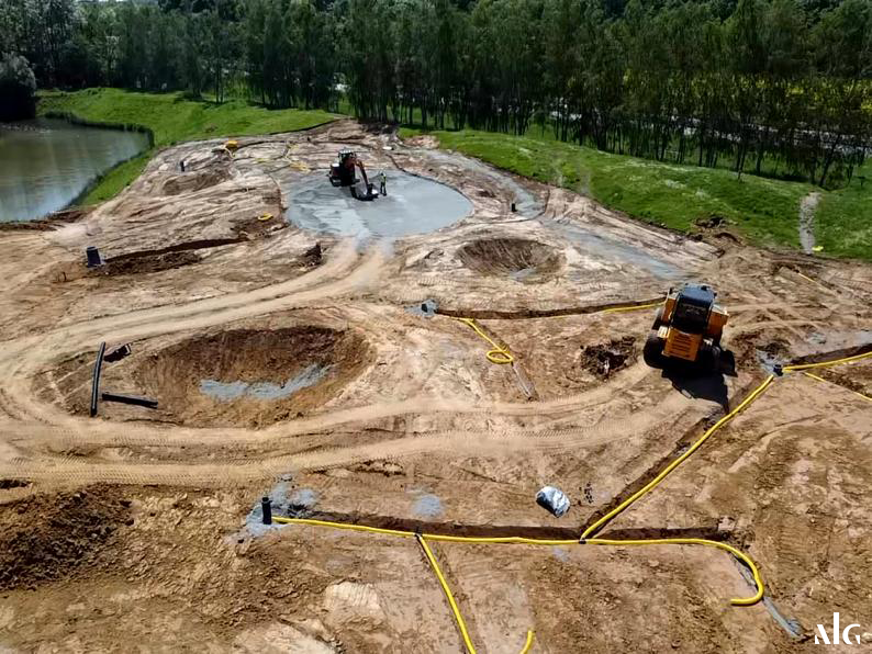 NG_AirFibr's tweet photo. A few pictures of Natural Grass' construction work on the outstanding @legolfnational site done with our partner @GolfLinkEvolve &amp; our subsidiary NewGreen! 

All of our reopening works are complying with the health and safety measures introduced by authorities to combat Covid19. https://t.co/VHAC78GQFH