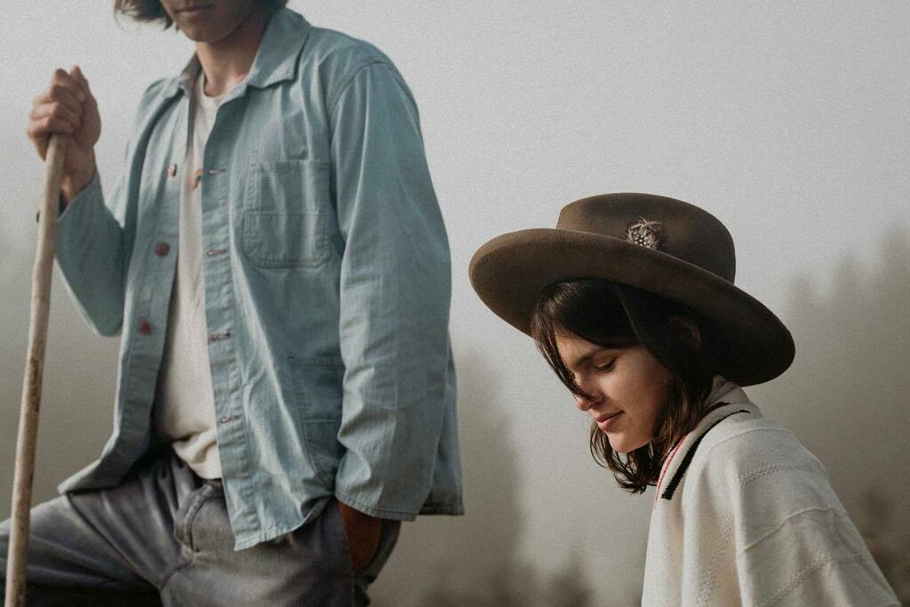 dgerl's tweet image. Misty mornings with @pony_rider, artists &amp;amp; lovers @sabine.jamieson &amp;amp; @remy.faint 
The beauty of these stripped back shoots is that it actually is an adventure. Arrive in the dark, no hair and make up. Scout the place as we shoot.  The story evolves and w… instagr.am/p/B_4UG-3gRQW/