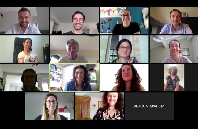 APACOMaquitaine's tweet photo. Maintenir le lien, soutenir le travail de terrain, accompagner le télétravail, promouvoir de nouveaux usages... Ce matin, @MamArchange &amp; @nchabrier retrouvent le Club des #DIRCOMS pour échanger sur les pratiques de communication face à la crise sanitaire #COVID19 https://t.co/ARzz21xnjZ