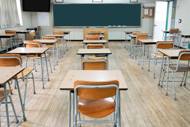 The Deputy Executive Director in the Ministry of Education said that not all teachers will be required to be on the school premises at once and the directives of what they’re going to do will be given soonest...

facebook.com/NovaNamibia/ph…