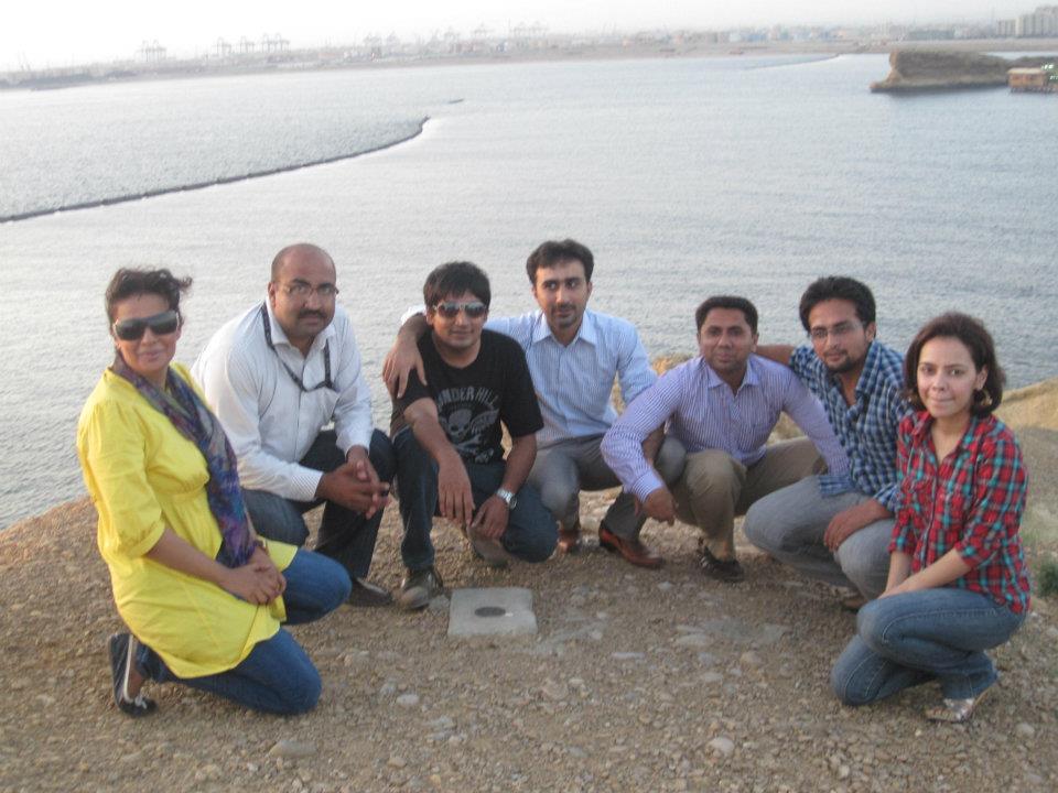Rafay_Mahmood's tweet photo. Back in The News we went on a trip to Kemari and the lovely Sajjid Hussain was with us. Always in our hearts and our stories. RIP 

With @Saherb1 @ImtiazAliJourno @MSaadHasan https://t.co/DLGU1dljFu