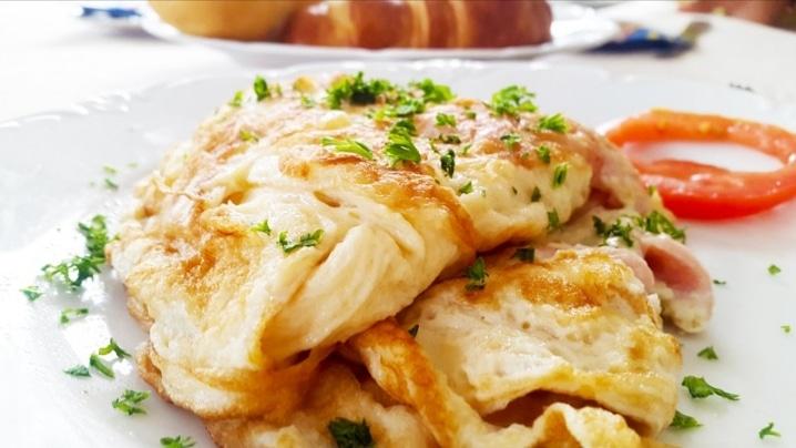 adambita237's tweet photo. Découvrir le #Cameroun➡😱🌇💚❤💛
Welcome to #Cameroon
#suivezleguide #Adambita 
petit déjeuner 
#237RaisonsDeVoyager #237DaysTrip

#travel #turismo  #tourism #tourist #trip #omelette #breakfast #food #foodporn #foodie #foodphotography #yummy #foodstagram #foodblogger #foodlover https://t.co/jjDqP5w093