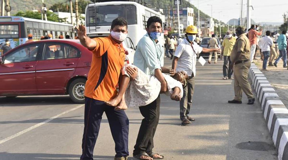 IndianExpress's tweet photo. #Vizaggasleak | A gas leak has claimed at least ten lives and affected thousands of residents in five villages in Visakhapatnam. The leak. The gas leak happened at the LG Polymer plant at Gopalapatnam

https://t.co/xUE9NxszYq https://t.co/PtwZsuA17l