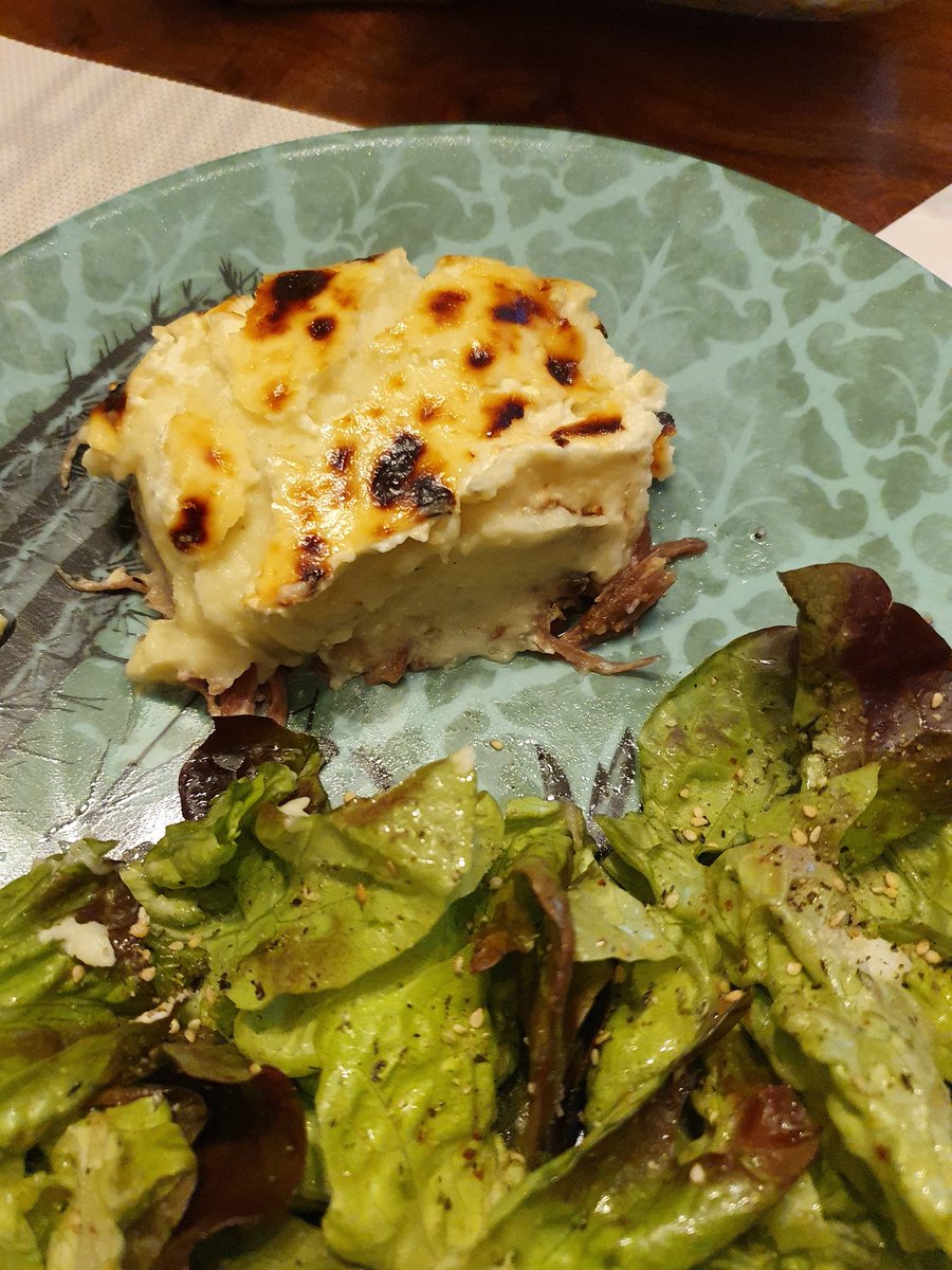 maxiloulette's tweet photo. @cyril_lignac #tousencuisine dégustation  du Hachis Parmentier avec crème de parmesan, le must !! Merci cyril tu nous as régalé 👌🤗 #miam #recettedechef https://t.co/Y6e9DhLcYP