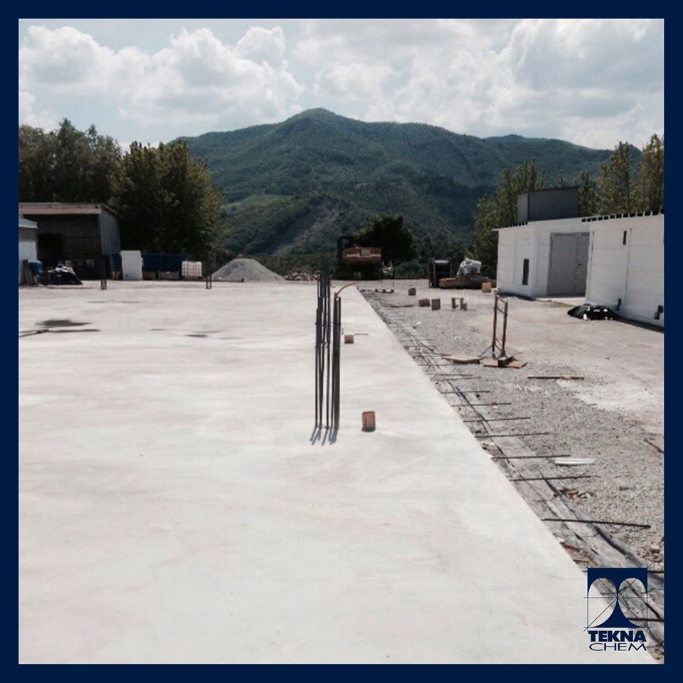 Teknachem's tweet photo. Gruppo Berloni - produzione condizionatori camion.

Ampliamento 800mq eseguito con sistema Floortek, pavimento fondazione totale in postensione; tempo di realizzazione record in soli 15gg.

Per info e preventivi 0362 918311 o info@teknachemgroup.com https://t.co/Elz8xpWTaN
