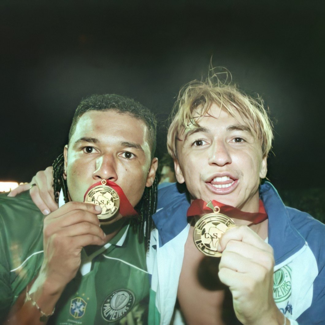 parmeramilgrau's tweet photo. E essa Dupla? Será que corintiano chorava quando via? https://t.co/OjUC4xttlq
