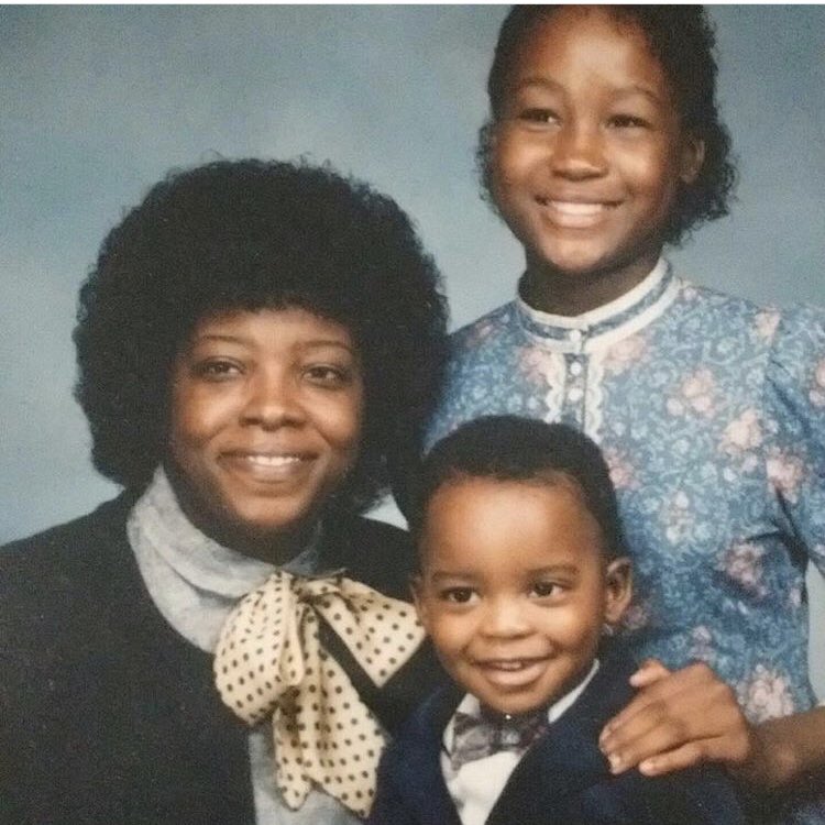 Damacmuzik's tweet photo. Damaniacs - thank you all for your support over the years. If youβve been to a #damacshowexperience I often talk about my mom before I perform βBeautiful Nightmaresβ. Today is her B Day! Would you all help me out & wish #MamaMac a Happy B Day? π π π° https://t.co/FZnTLMuvZu