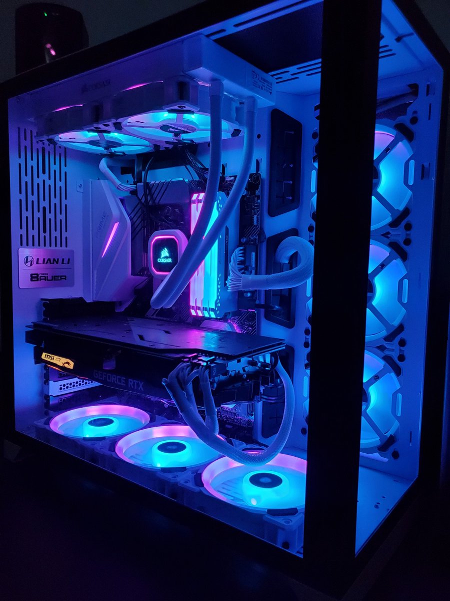 Verzeyy's tweet photo. @bitwitkyle CPU: Ryzen 7 3800x
GPU: MSI RTX 2070
MB: ASUS Prime X570 Pro
Ram: Corsair Vengeance Pro RGB 3600mhz 32gb
Cooler: Corsair H100i Platinum SE 
Case: Lian Li O11 Dynamic
Storage: 4tb &amp; 2tb Seagate HDDs and 500gb ssd https://t.co/9wXWYNJpHE