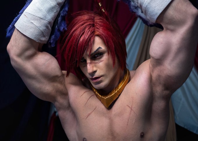 Latino Oma Cosplay Fisten