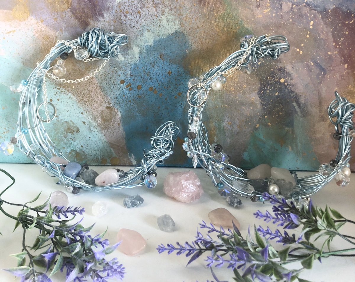 DesignsTiffany's tweet photo. https://t.co/KHl47yr0ic #moonmagic #crystals #crystaldisplay #altar #fairy #shopsmall #moonlover #suncatchers #boho #witchy #mysticaldecor #bohodecor https://t.co/5Qo90jlpRS