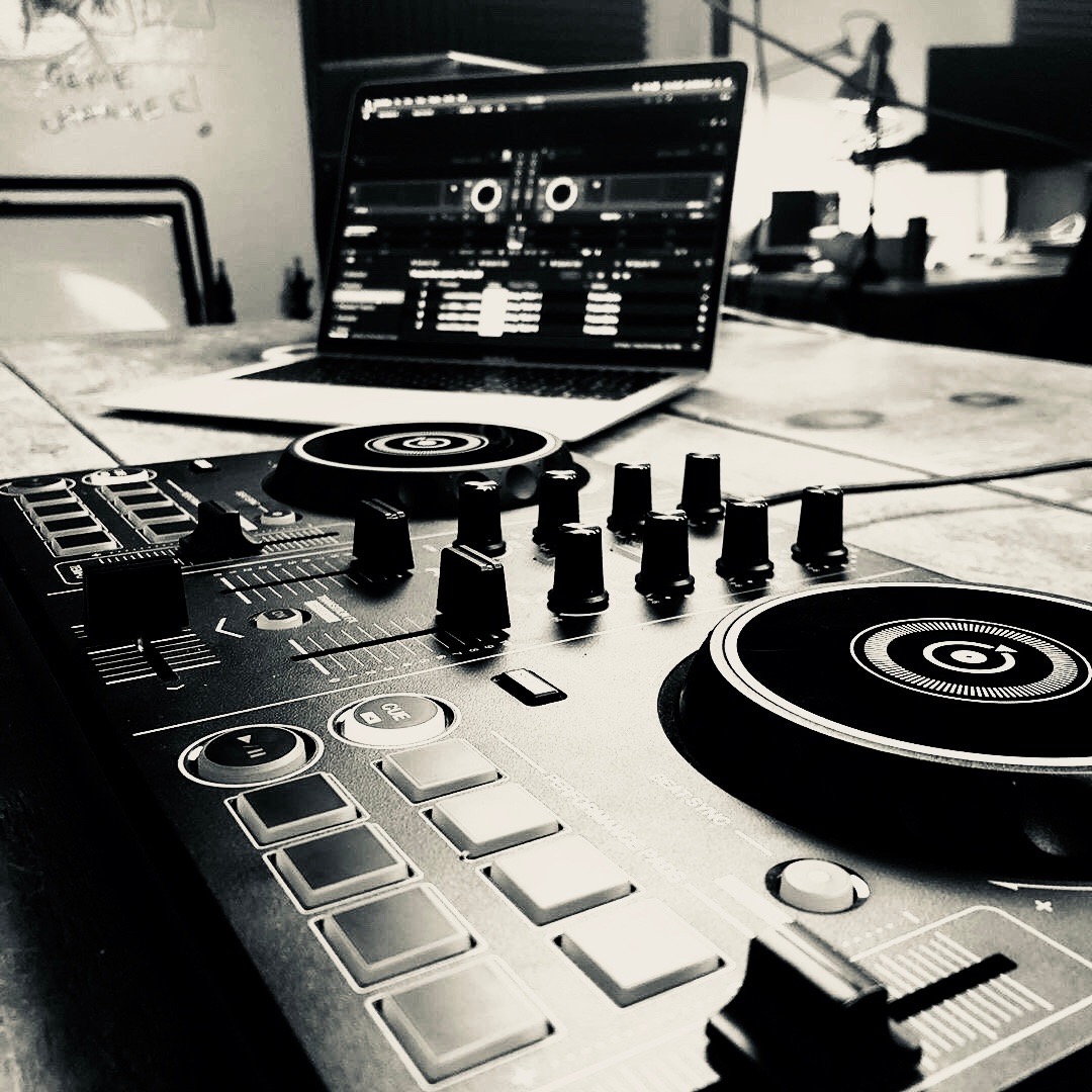 maacofficial's tweet photo. In support of this Saturday's live stream with @beatport, our good friends at @PioneerDJglobal have donated a number of their new DDJ-200 mixers 🙌 https://t.co/fI2LMuXLHv