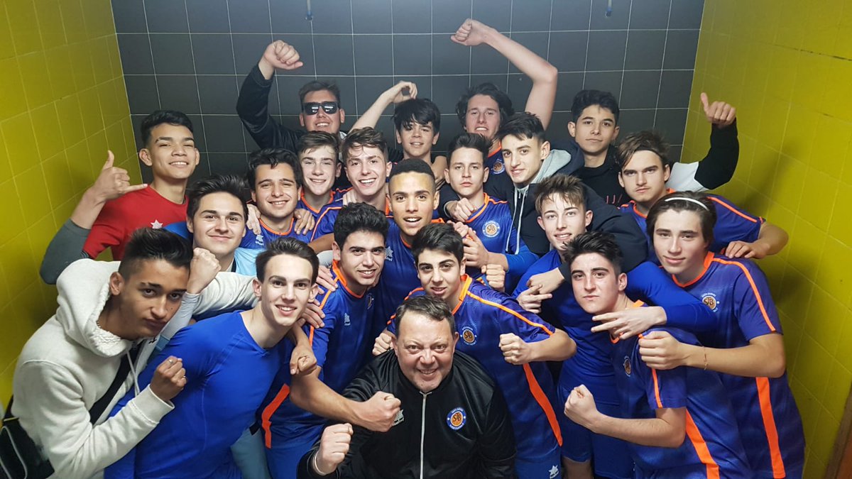 Nino García nos comenta su valoración sobre la temporada de nuestros juveniles:

"Gran rendimiento de los chavales, cerrando la temporada como PRIMEROS en la tabla, además de ser el equipo máximo goleador y menos goleado de la liga."

🔷🔶⚽💪🏼🌟 #STB #PlatgesdAlboraia #Alboraia