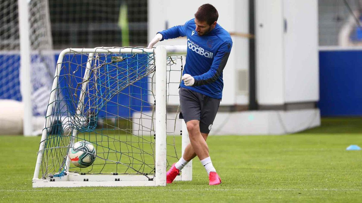 portu's tweet photo. Ganas de ⚽️ 🥅  #AurreraReala https://t.co/9WNuiMDE4q