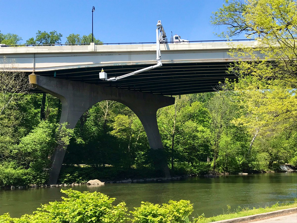 It’s a beautiful day for the @Pennoni Bridge Inspection Team to be performing @DelawareDOT Bridge Safety Inspections. #whypennoni #bridgeinspection #brandywineriverbridge