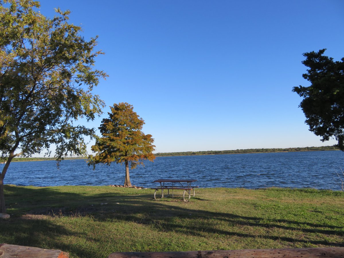 AustinCityParks's tweet photo. To limit overcrowding at parks Thursdays-Sundays remember to reserve a DAY PASS ONLINE before visiting the following parks:
➡️ Emma Long Metropolitan Park
➡️ Commons Ford Ranch Metropolitan Park
➡️ Walter E Long Municipal Park
RESERVE A DAY PASS: https://t.co/866aOM7Xym #ATXParks https://t.co/95mKH66Sof