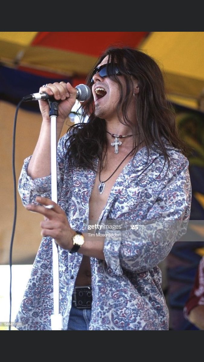 MikeFarrisMusic's tweet photo. Throwback Thursday- look at that illustrious hair!! I sho was purty but I will gladly take the beauty that has taken root within me since those days🙏🏼❤️ #happyme #ioncewaslost #grace #mercy #hippiehair #married2asaint #julie https://t.co/yVtjMpZIYI