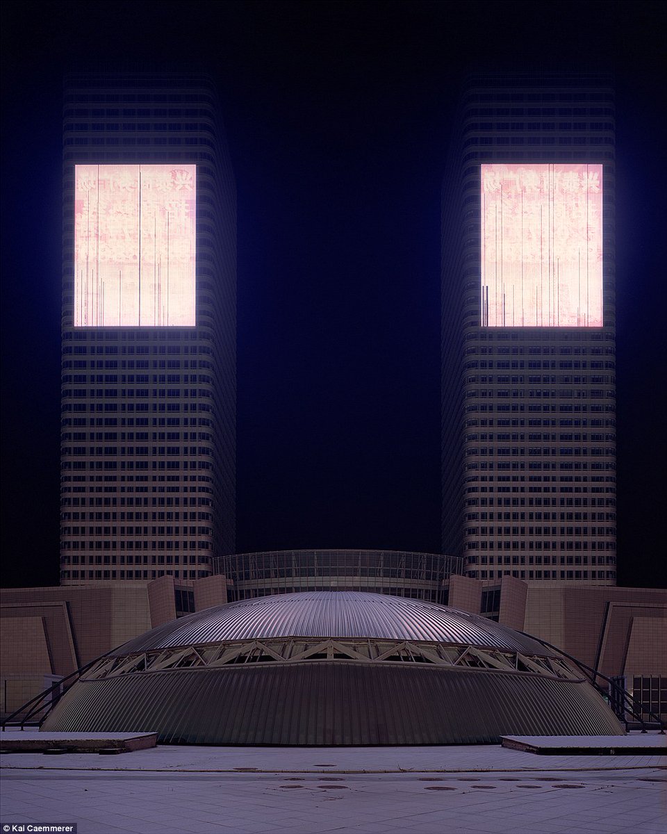 Edificios modernos aparentemente abandonados.