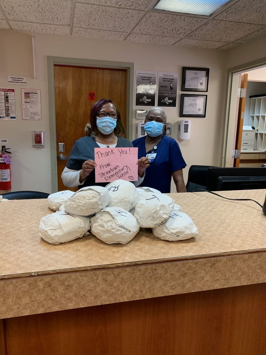 ccsdschools's tweet photo. ICYMI: In April our Strawtown staff donated lunch to employees at @MontefioreNyack and Good Samaritan. The giving continues this month, with $500 in grocery store gift cards going to families in need. Thanks to our staff for demonstrating the meaning of community! #CCSDOutreach https://t.co/PsRdOqiNzc