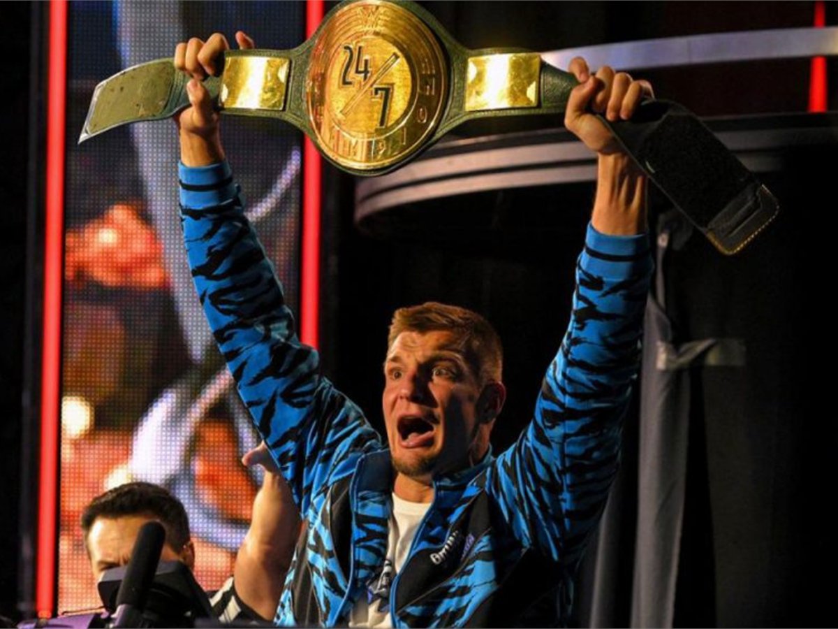 Happy Birthday to WWE 24/7 Champion Rob Gronkowski who turns 31 today! 