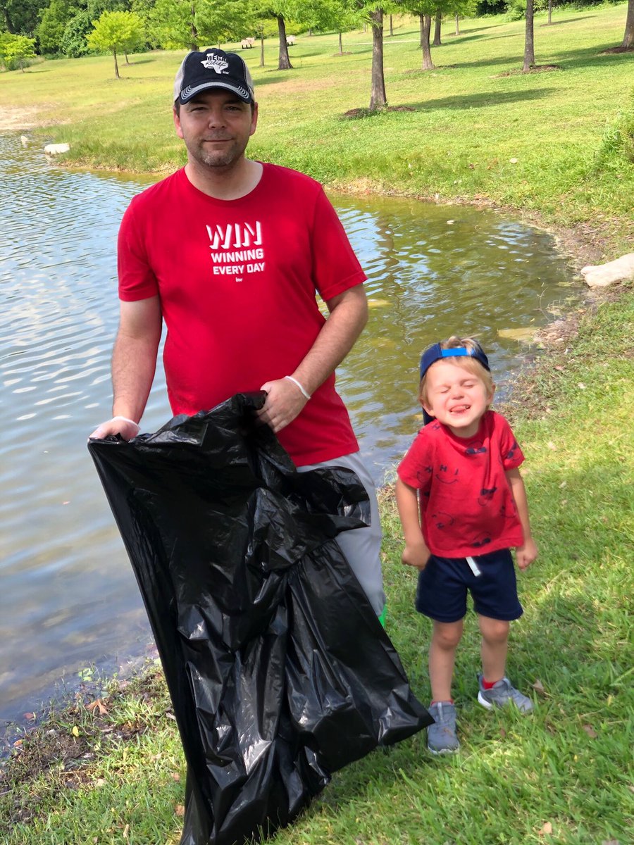 LifeatKWRI's tweet photo. More pictures from today! Love seeing our employees give back ❤️ https://t.co/P6JLCp0giD