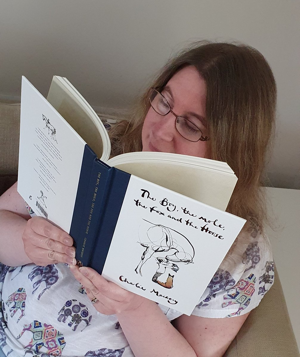 rogerowens26's tweet photo. Miss Pelican recieved a perfect gift for @montsayereading "The Boy, the Mole, the Fox and the Horse" by @charliemackesy a beautiful story of friendship & lifes adventures. One to share with those you love. #thisstormwillpass #friendship #perfectgifts #books #reading https://t.co/bw2l2m9bxr