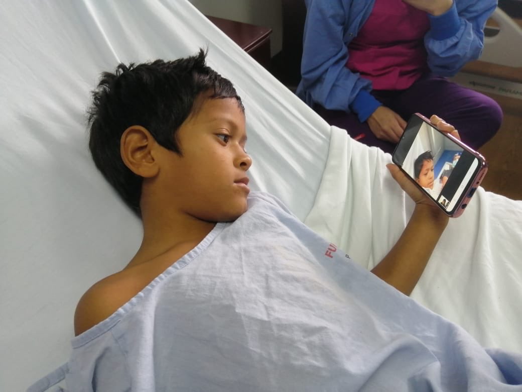 FUNDANIQUEM's tweet photo. Implementación de Telemedicina para revisar tratamiento de rehabilitación junto a @fundacioncrisaqhn #fundaniquem 🇭🇳 #porlavidadelniñoquemado 😇 https://t.co/R9nfkZG4eQ