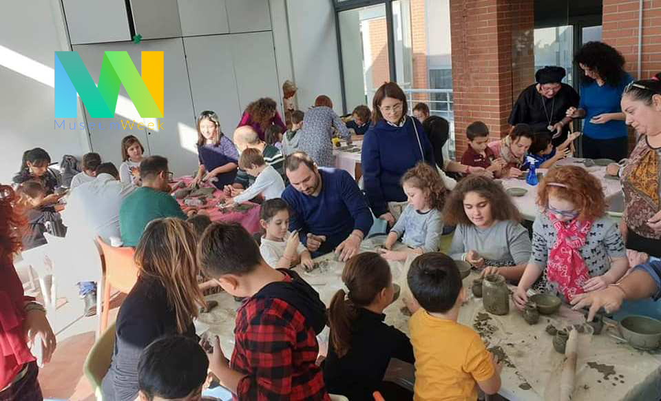 MuseoMAP's tweet photo. Tra i #MomentialMuseoMW che amiamo di più le attività didattiche dedicate ai piccoli visitatori😍👧👦. Attraverso i loro occhi riscopriamo ogni volta la collezione degli #Etruschidifrontiera. #MuseumMomentsMW #MuseumWeek #MuseumWeek2020 #togetherness https://t.co/1qfXy5lhgy