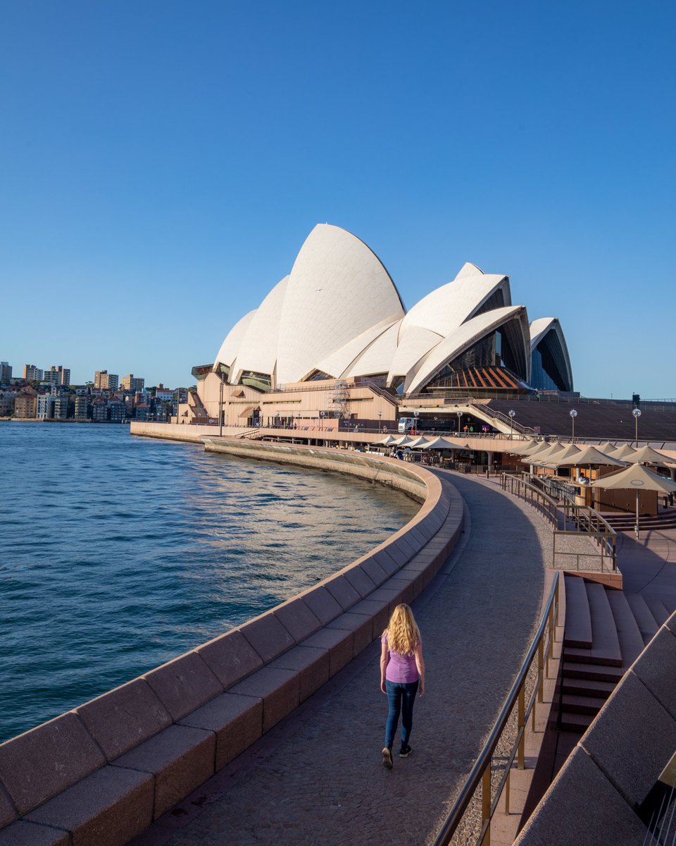 walkmyworld_'s tweet photo. Sydney during lockdown. This will change tomorrow when restrictions ease up #trot #sydney #australia https://t.co/fO02KIEPfe
