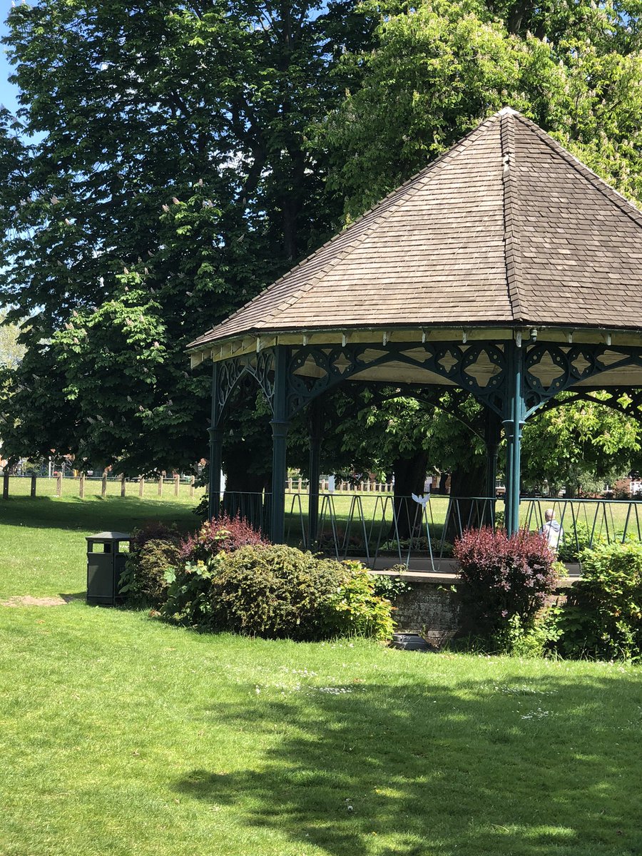 DovesofH's tweet photo. Bailey Park #doves #hope #dovesofhope #craft #abergavenny #makeit #displayit #isolation https://t.co/R40y8rWEoW