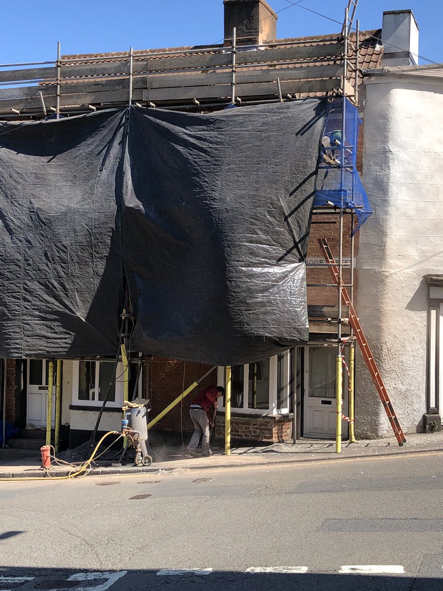 slimeyuk's tweet photo. @GPMonmouthshire @MonmouthshireCC Sandblasting going on in Chepstow today. So loud my ears were ringing after just a few minutes waiting outside the chemist. This can’t be safe or permitted, surely... https://t.co/onfmmYIPDF