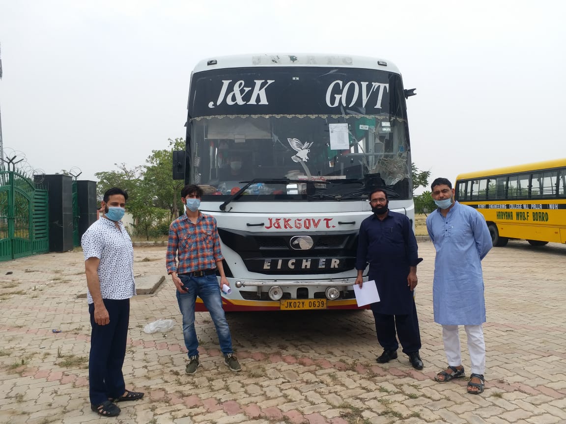 imteyazkhizar's tweet photo. Thankyou @DrKhwajaMohdRa1& @college_mewat forSharing this image.Glad to knowJ&K Students of MECgotStranded in lockdown were sent to their homes active Support of @Districtnuh .
Congrats #TeamMEC
@profwasim @Prof_Aakib
@hrywaqfboard @MD_IrshadMewati @makxeverx @alamgirizvi https://t.co/UruULrZd3F