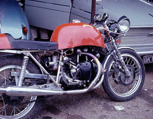 popsyosh34's tweet photo. 998 Egli Vincent 
Brands Hatch 1967
Campagnola Disc Brakes #TheMuttsNuts #brakefetish https://t.co/gBR001cZKt