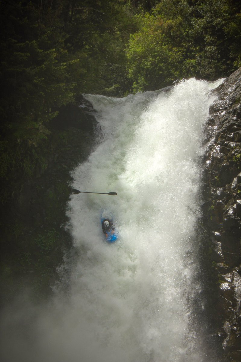 ESCWatersports's tweet photo. That one time Robert and Lyndon dropped into one of the steepest runs in Chile with 3 paddles and left with 5! @robert_eggleston01 📸 @kayak_lyndon #whateveryourescape #tbt #whitewater #kayaking #waterfall #mustrun #brokenpaddlesmakegreatstories #carrysplits https://t.co/b2fr0kccan