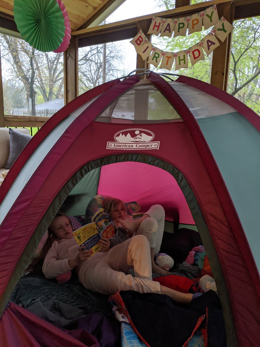 StephHancock8's tweet photo. Fun rainy day reading spot! #wcsflight https://t.co/29dKoQ1vw0