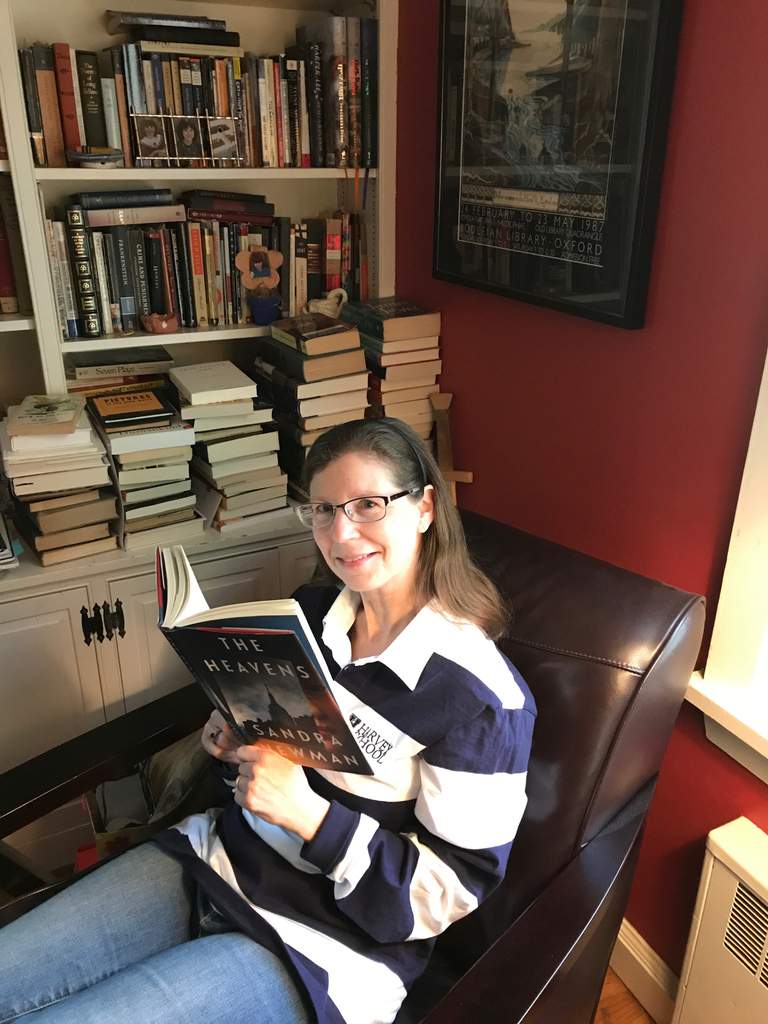 Mrs. Mahony is reading The Heavens by Sandra Newman in her cozy #reading corner! Do you have a favorite spot for reading? #HarveySchoolReads