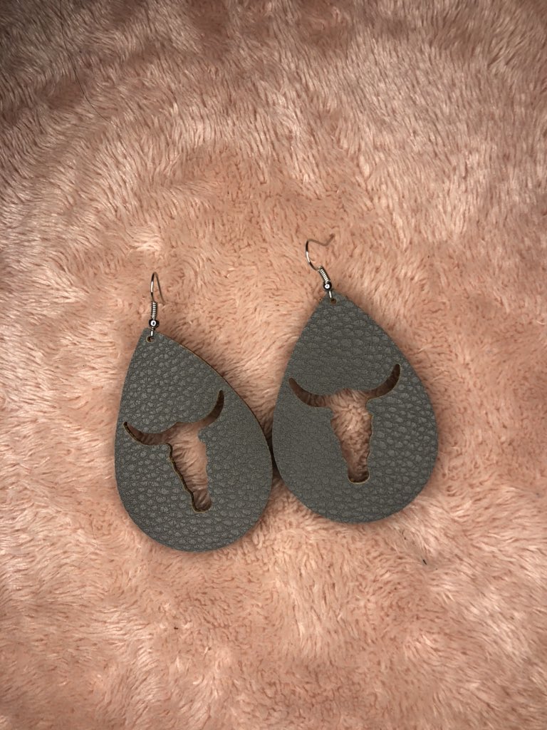 UrMainPritchh's tweet photo. What may not be much for most, is a huge step for me. I've been making jewelry since I was a kid, a few years ago I started selling on twitter, well now I have my very own website!Thank you EVERYONE who has supported me, it means the world!💫
https://t.co/oy6tJpmgRx https://t.co/7UargmTIcL