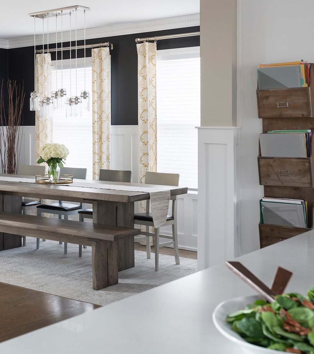 HandmadeTables's tweet image. Another angle of @EsslingerDesign's table!

Photo Cred: @Picture64275912 

#tabledesign #customdiningtable