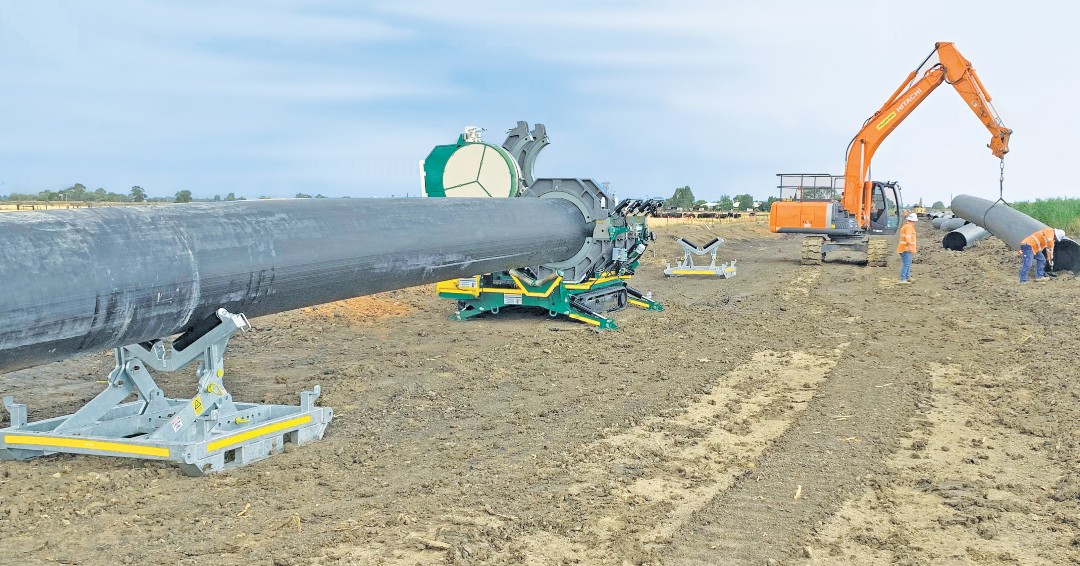 McElroyFusion's tweet photo. We appreciate all the good stewards of McElroy equipment! Congrats #PSAH, you made the cover! #Australia #BetterInfrastructure #FusionEquipment #PipeFusion #HDPEpipe #plasticpipe #polywelders #hdpewelding #Infrastructure #Irrigation #theaustralianpipeliner
https://t.co/Fx04pPcK9O https://t.co/gDbtH5hqip