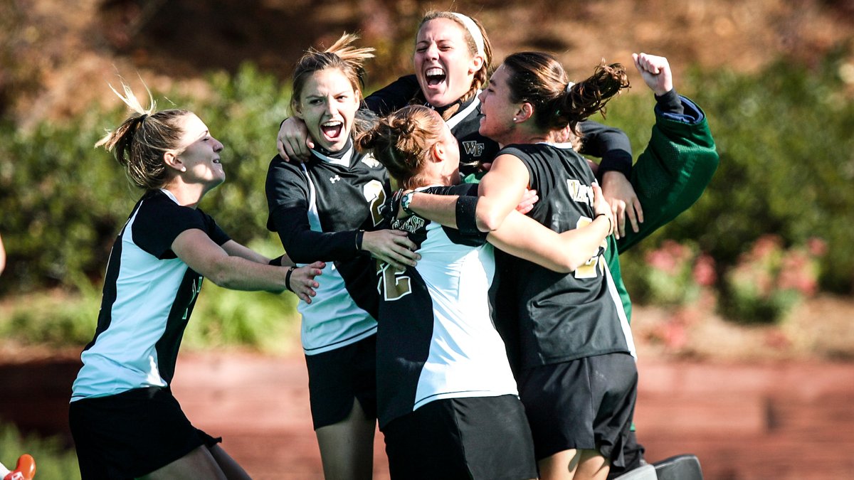 WakeHockey's tweet photo. 2006. ACC Championship Game. Deacs come out on top. 

#TBT | #GoDeacs 🎩 https://t.co/LyJ27TM7ww