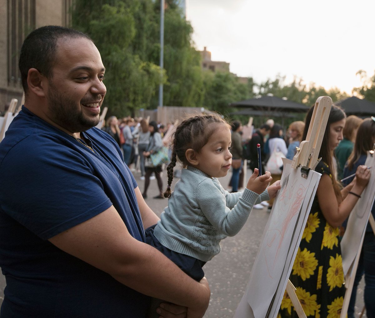 Following Tate Modern’s 20th birthday on Monday, we’re still thinking about our favourite Tate moments. We have such happy memories of sketching outside at the Uniqlo #TateLates in August 2018. ✏️ What's your favourite museum moment? #MuseumMomentsMW #MuseumWeek