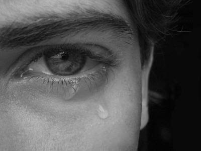 العفويه:
شيء جميل إن تكون فيك صفه من الصفات الجميله
بتقربك من الناس وبتحب كل الناس
مبتعرفش تكره حد 
ممكن يتفهم خطأ في بعض الأوقات
ويكون له اعداء كمان 
بس بحسن النيه وحسن ظنه ربنا بيقف جنبه وينجيه
ياريت نفهم إن العفوية يعني جمال قلب
وروعته بلاش نفقدهم من وسطنا
دا أجمل مافي الدنيا