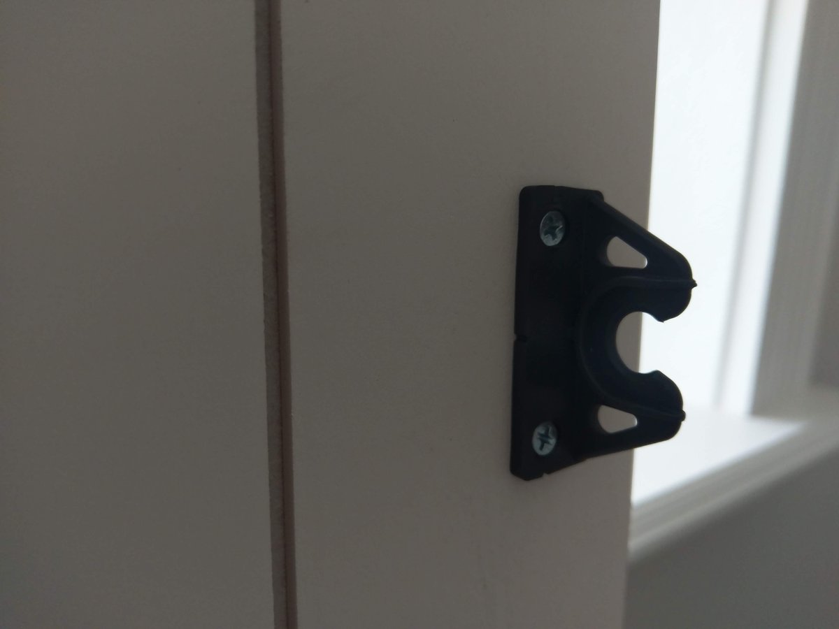 ButtonfixUK's tweet image. Thanks to hurleyscraftworks.com we are able to share how Duane uses Button-fix for his Kitchen installations. More photographs of this and other projects can be found on our website button-fix.com #buttonfix #kitchendesign #awardwinning #cabinetdecision #woodworking