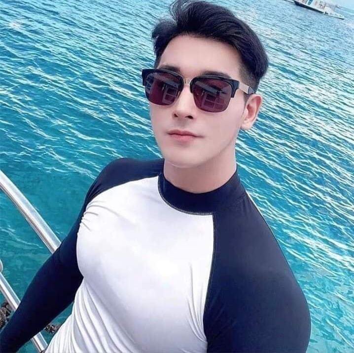 "𝙰𝚗𝚑 𝚌𝚘́ 𝚝𝚑𝚎̂̉ 𝚖𝚊̂́𝚝 𝚟𝚊̀𝚒 𝚗𝚊̆𝚖 đ𝚎̂̉ 𝚑𝚘̣𝚌 𝚝𝚒𝚎̂́𝚗𝚐 𝚈́

𝙽𝚑𝚞̛𝚗𝚐 𝚙𝚑𝚊̉𝚒 𝚖𝚊̂́𝚝 𝚌𝚊̉ đ𝚘̛̀𝚒 đ𝚎̂̉ 𝚑𝚒𝚎̂̉𝚞 đ𝚞̛𝚘̛̣𝚌 𝚢́ 𝚎𝚖." 🥰
-------------------------