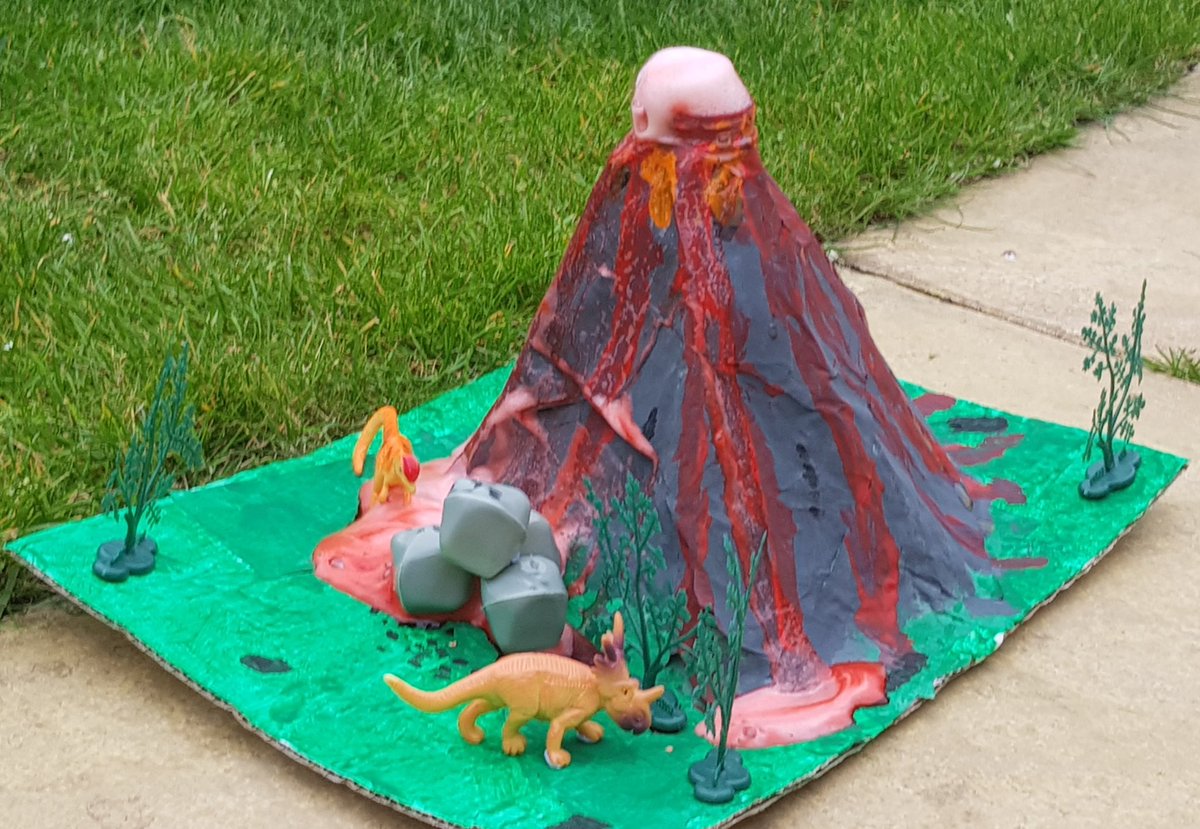 annabithelluk's tweet photo. @latimerprimary the volcano has erupted 🌋🥼 https://t.co/y8X564mFpZ