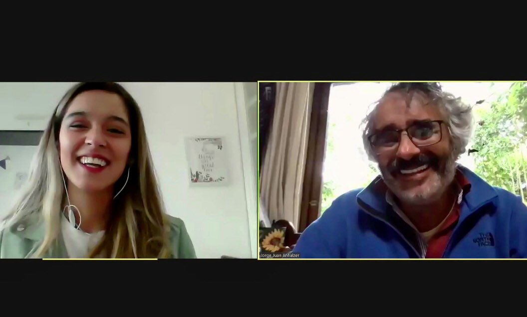 FCOMHemisferios's tweet photo. Nuestra estudiante @MaraEmiliaVaca1 entrevistó hoy al fotógrafo ecuatoriano Jorge Anhalzer. La entrevista estará disponible en nuestro canal de YouTube e IGTV en unos días. La nota se realizó gracias al apoyo tecnológico del CPA. 

#LaUHemisferiosNoPara
#OrgulloFCOMHemisferios https://t.co/FfKcMGH2iC