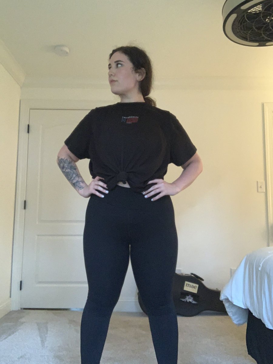 BIG yikes on that first pic LOL but 3 years ago today that first pic was taken and these others were from last week :-) still going 💪🏼💪🏼