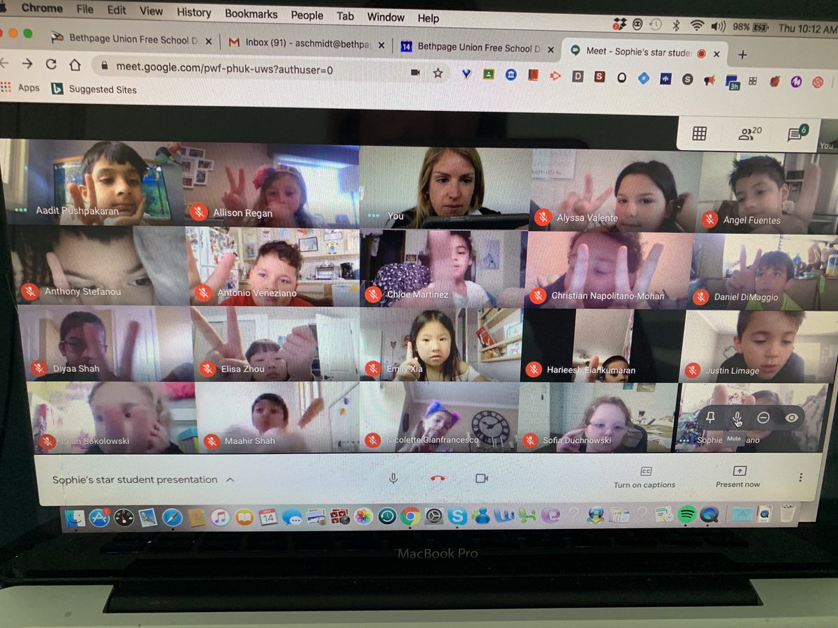 MissSchmidt_KL1 tweet media