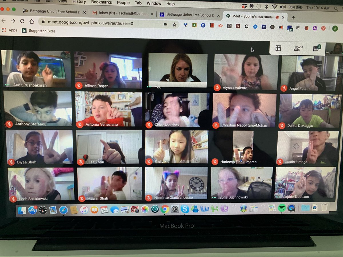 MissSchmidt_KL1 tweet media