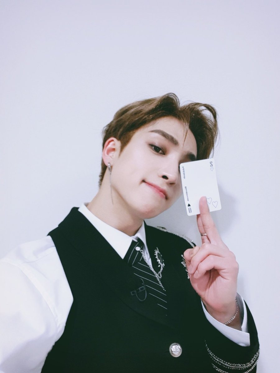 WE_THE_BOYZ's tweet photo. [상연] 1등 더비 마음 훔치러 왔어요 🤫
마음 가져갈게요 😉 https://t.co/Q1iE08PSXz