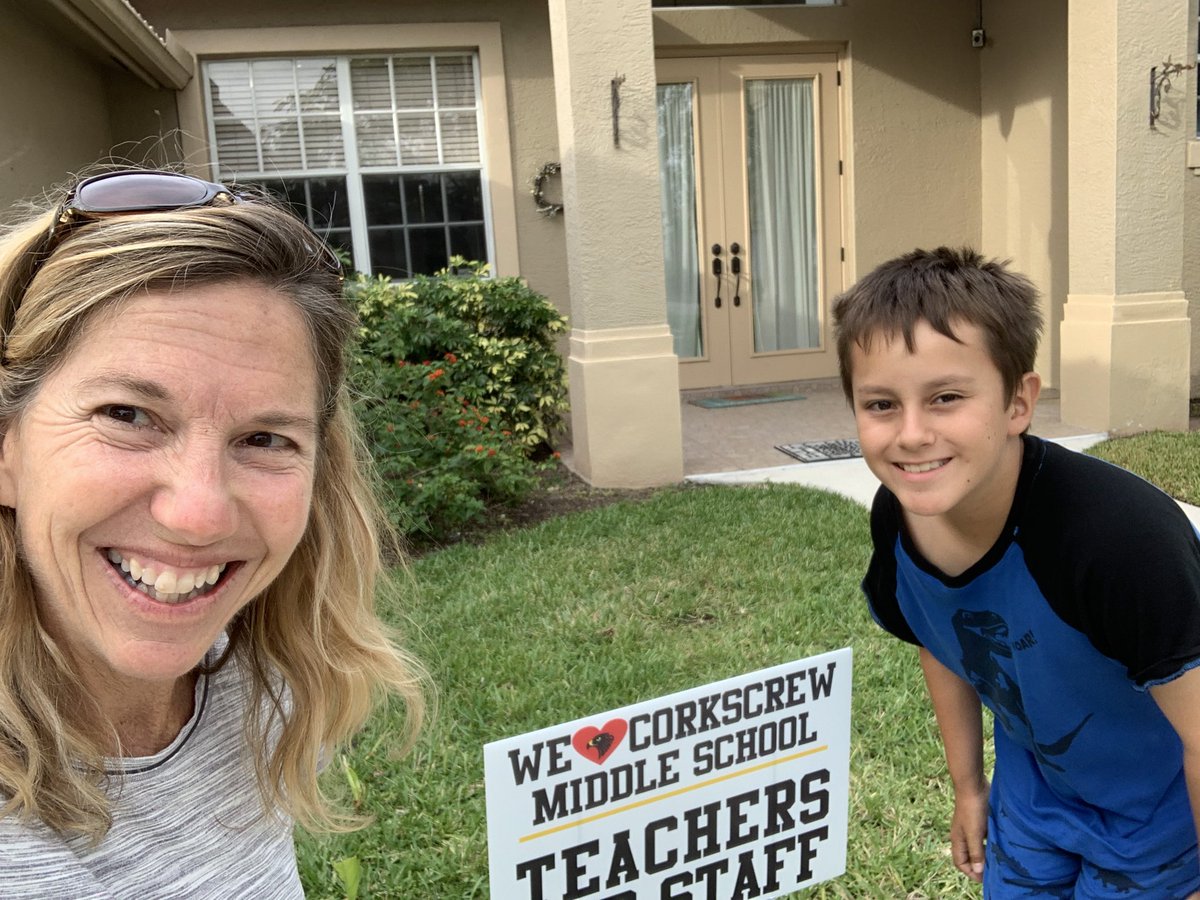 SaraBarry2017's tweet photo. What a wonderful surprise to find in my front yard!  We have an awesome PTA at CMS-feeling so appreciated!
@CorkscrewMiddle @collierschools https://t.co/WjBuLR146x